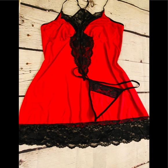 Red Chemise - Picture 3 of 4